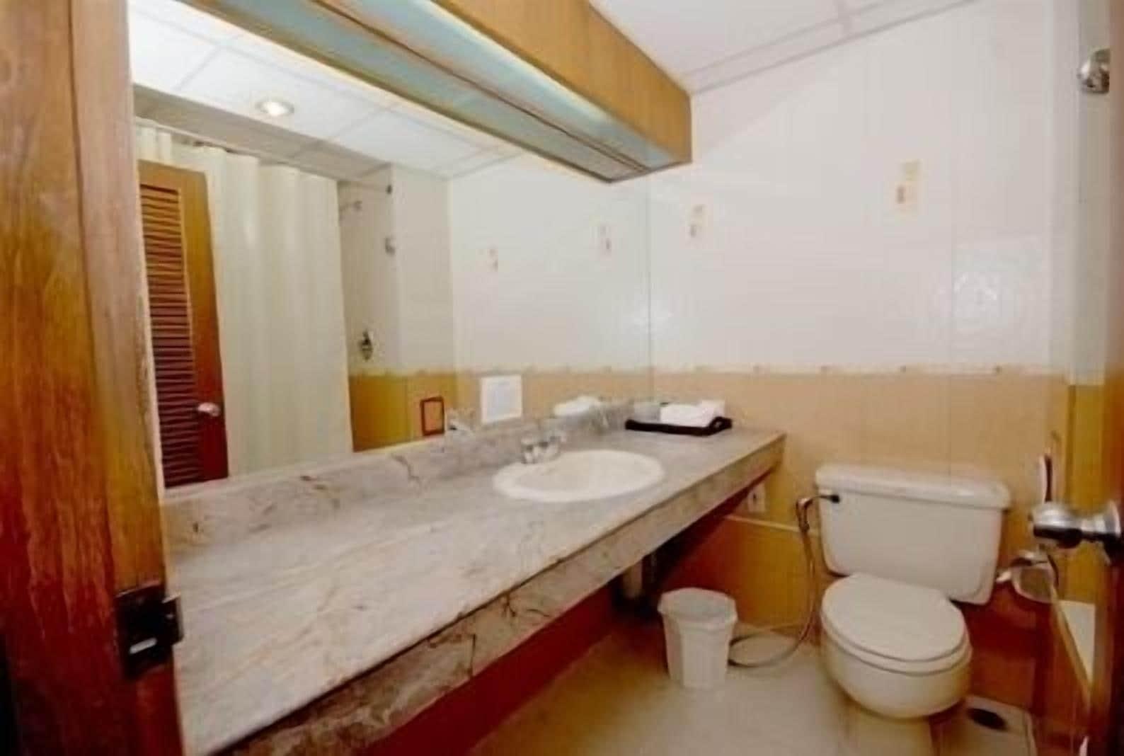 Silom Avenue Inn Μπανγκόκ Εξωτερικό φωτογραφία