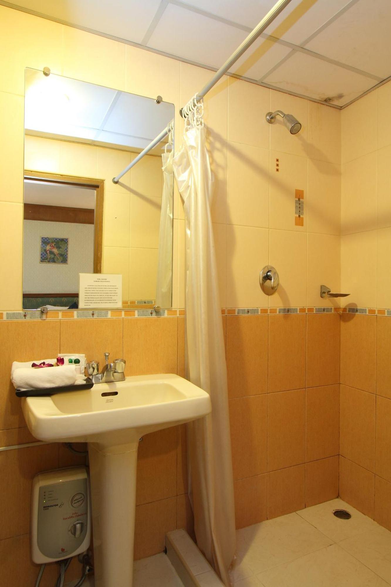Silom Avenue Inn Μπανγκόκ Εξωτερικό φωτογραφία