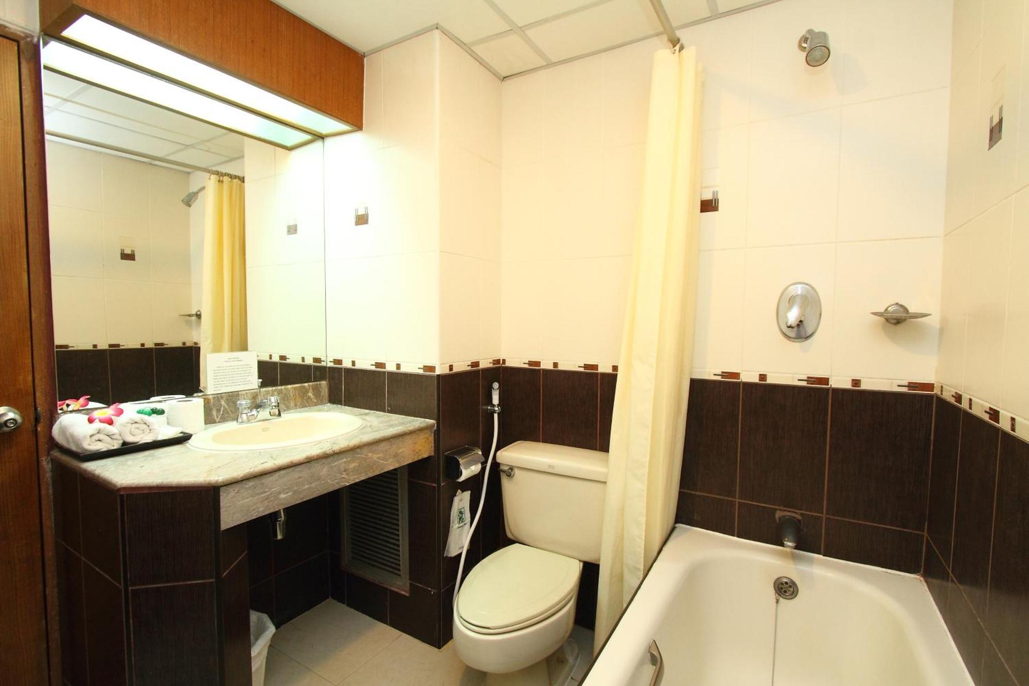 Silom Avenue Inn Μπανγκόκ Εξωτερικό φωτογραφία